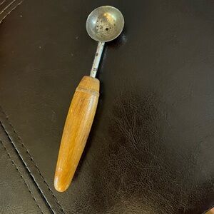 Vintage 'A & J' Wooden Handled Single Scoop Melon Baller